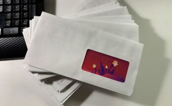 Сборка конвертов с рекламой