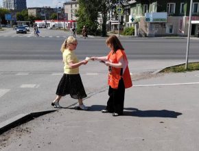 Раздаем листовки от магазинов Галамарт в Перми