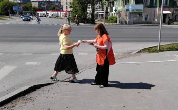 Раздаем листовки от магазинов Галамарт в Перми