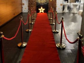Прокат красной ковровой дорожки в Перми