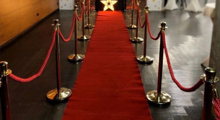 Прокат красной ковровой дорожки в Перми