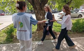 Раздали листовки от магазина Дороничи